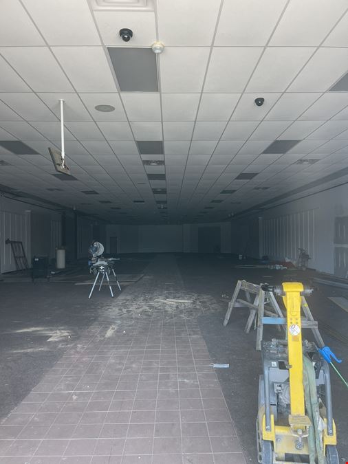 Colonial Plaza Shopping Center For Lease