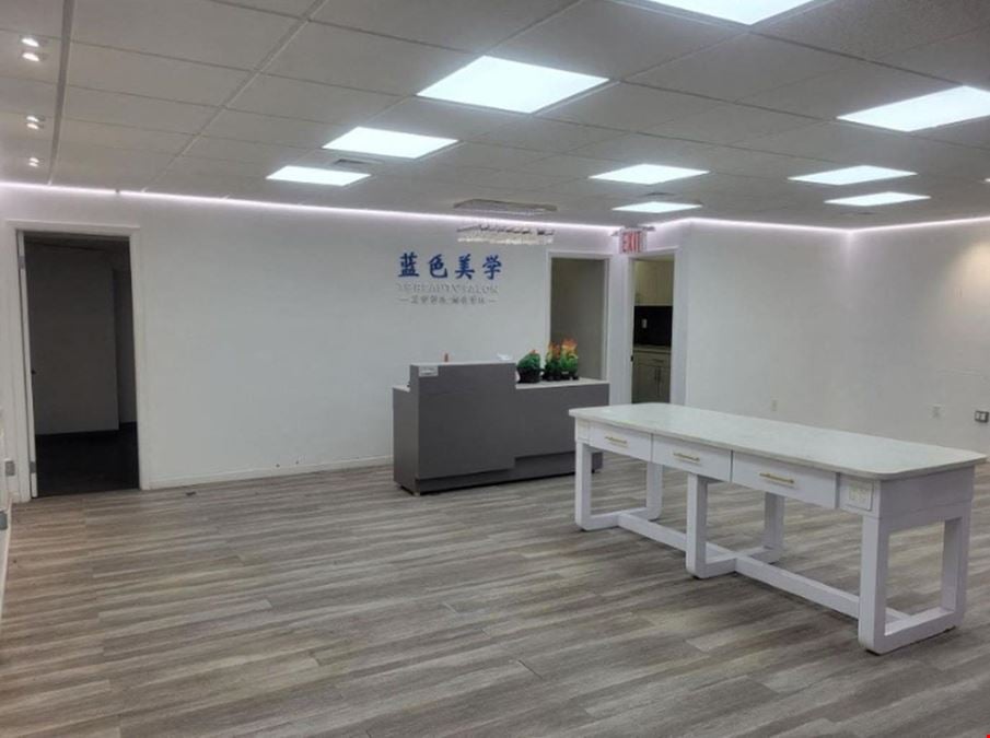 Spacious Vacant  Pharmacy Eye Glasses Retail Store Restaurant Beauty Salon Off Main Street Lease
