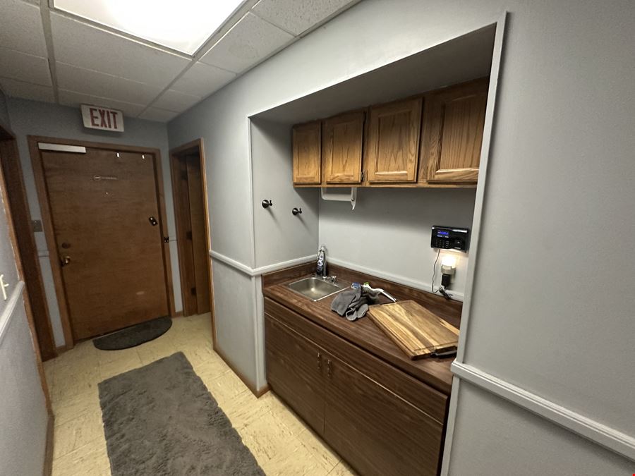 ±3,110 SF Flex Space - 3054 E Elm