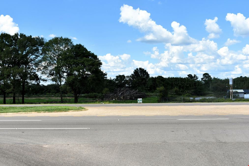 3151 Northern Blvd. - 4.75 acre Commercial lot Zoned M-1