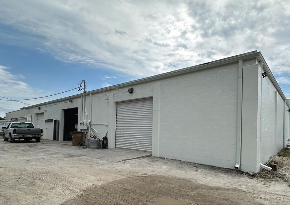 2,535SF Office/Warehouse in downtown Fort Myers