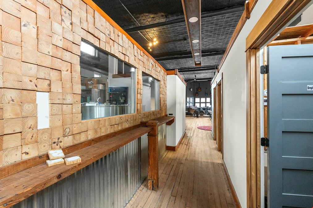10 N Bierma St