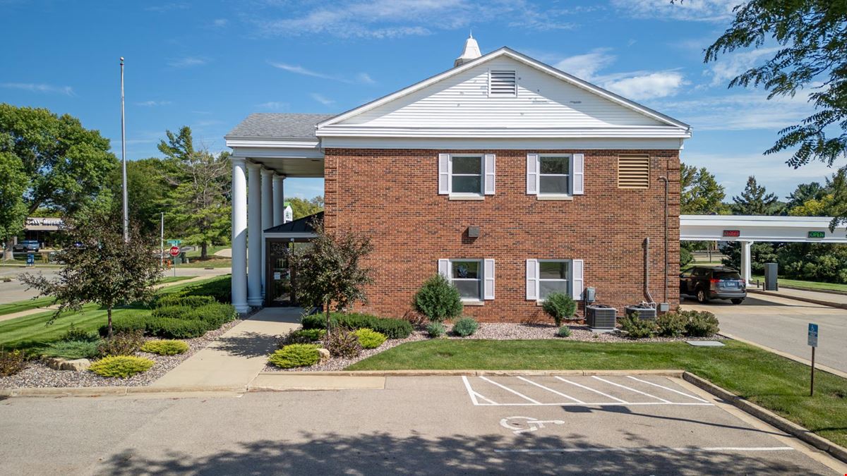 Move-In Ready Office Suite at Greenview Place
