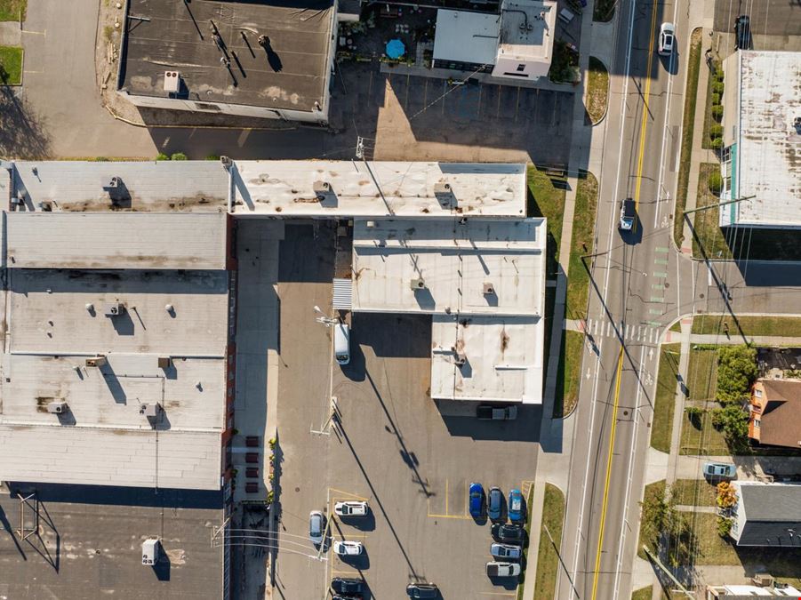 836 Woodward Hts