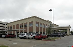 9319 Pinecroft