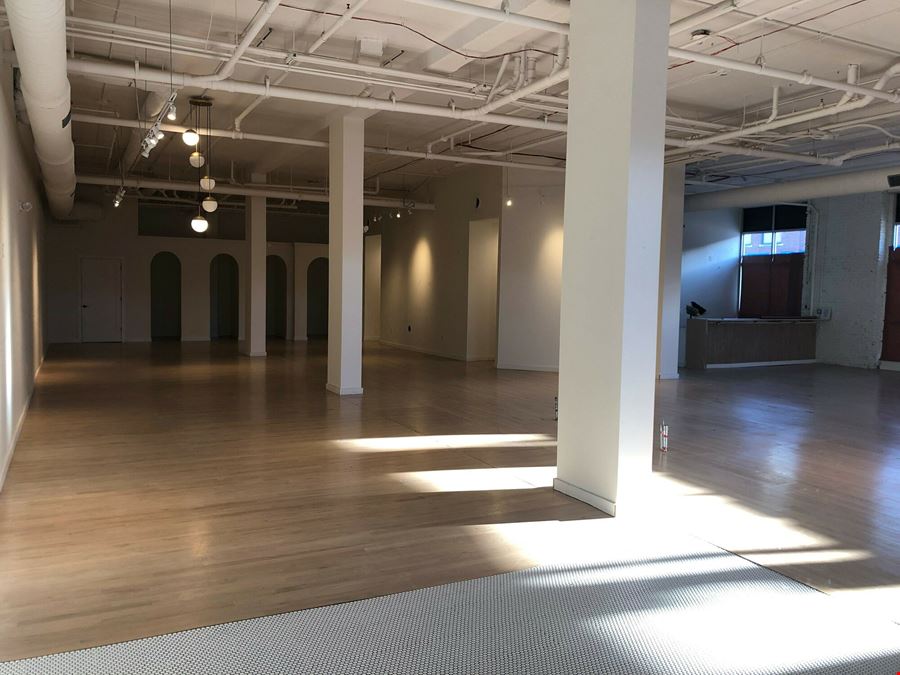 Retail Space for Lease in Downtown Aurora