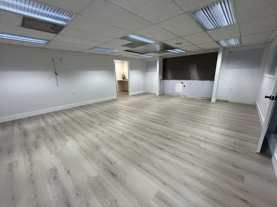 Flex Space with a Modern Renovated Office Buildout