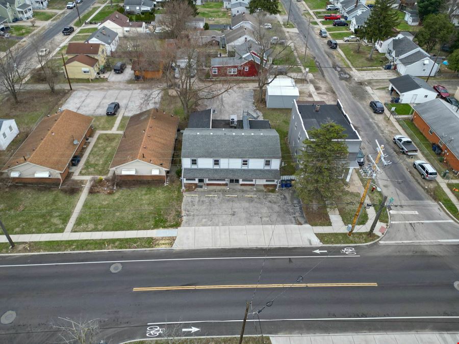 5532 Douglas Rd