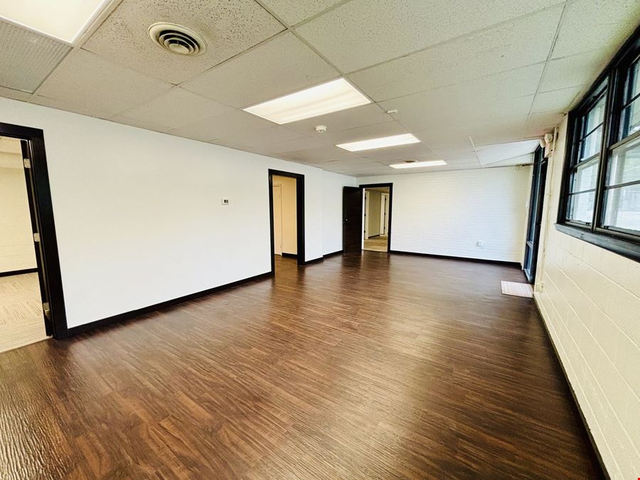3,980 SF Retail/Office Building For Sale or Lease on Campbell & Sunshine