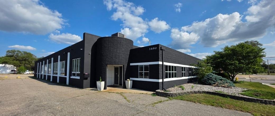 Preview of Industrial space for Rent at 3890 Buchanan Ave. SW