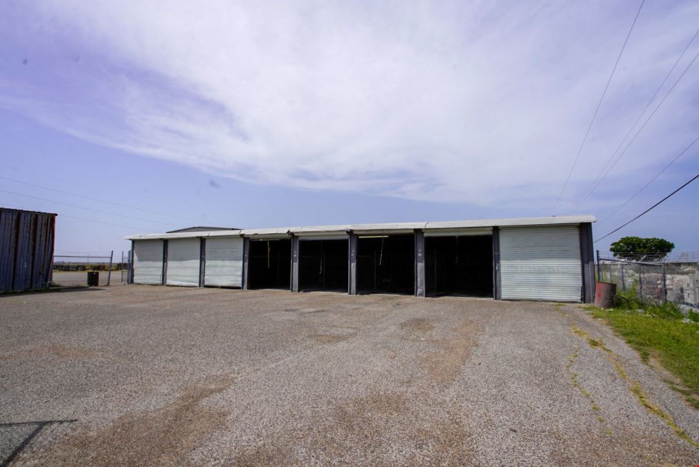 1402 Holly Road