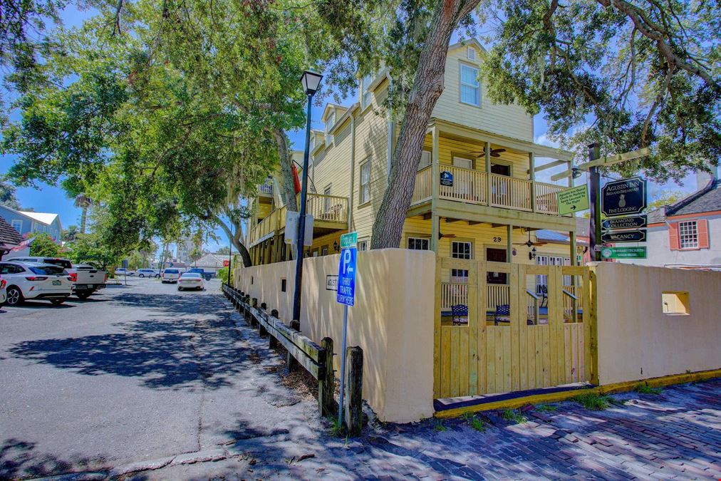 Agustin Inn - A Boutique 17-Room Inn