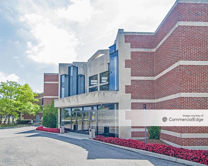 Square Lake Office Park II