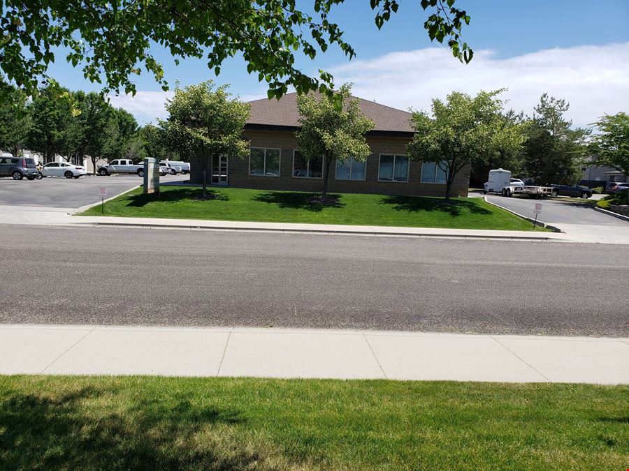 150 S Adkins Way