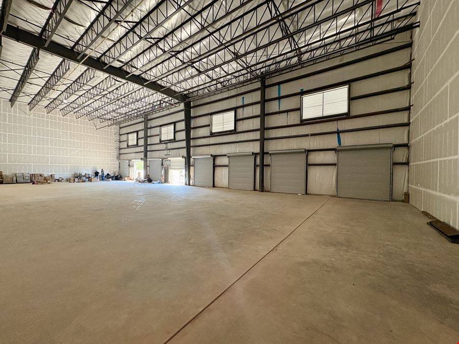 ±11,000 SF Dock High Distribution Warehouse