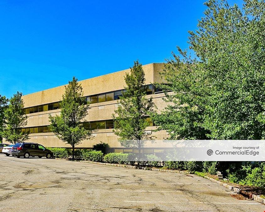 Stonehill at West Orange - 300 Executive Drive