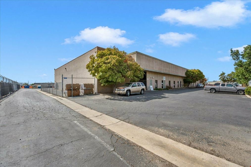 (2) Open Warehouse Spaces in Bullard Industrial Park