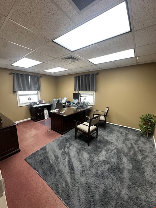 Medical Office/Banking Facility For Lease