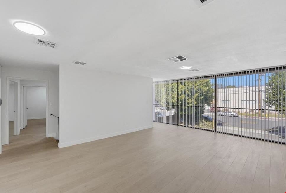 1450 W Industrial Park St