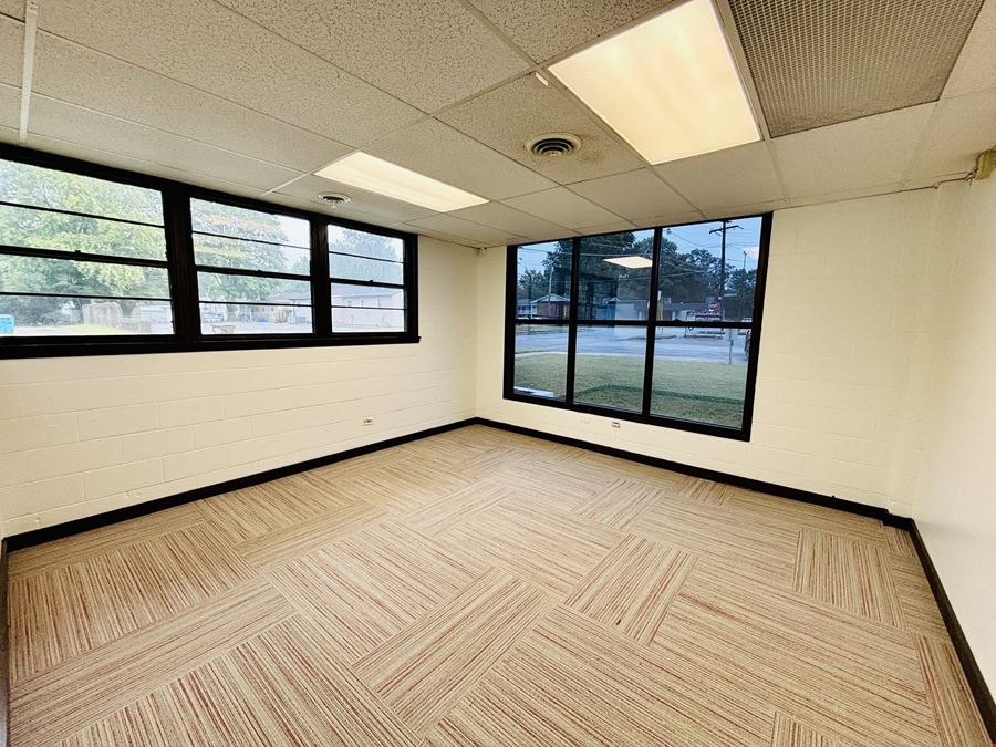 3,980 SF Retail/Office Building For Sale or Lease on Campbell & Sunshine
