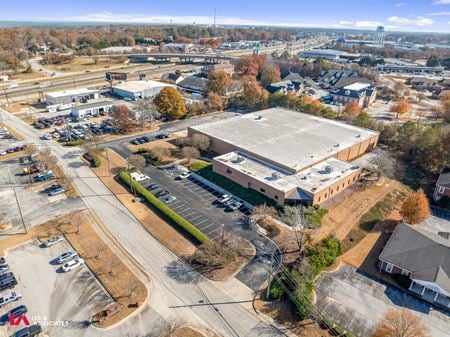 Preview of Industrial space for Rent at 1202 Royal Dr SW
