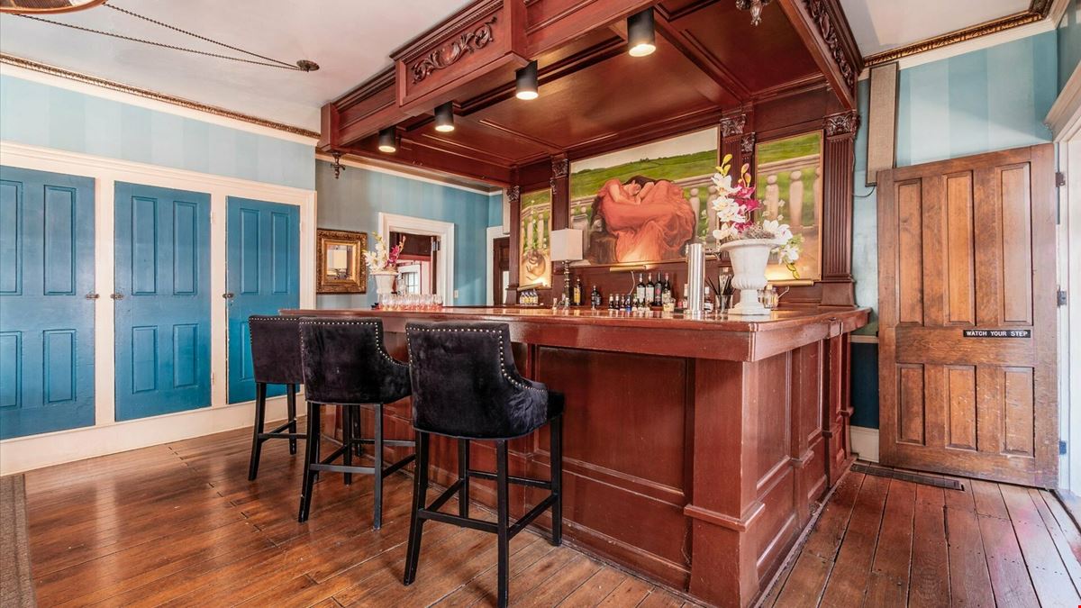 The Historic Buxton Inn