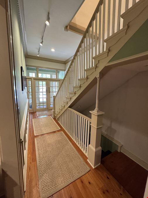126 E Main St
