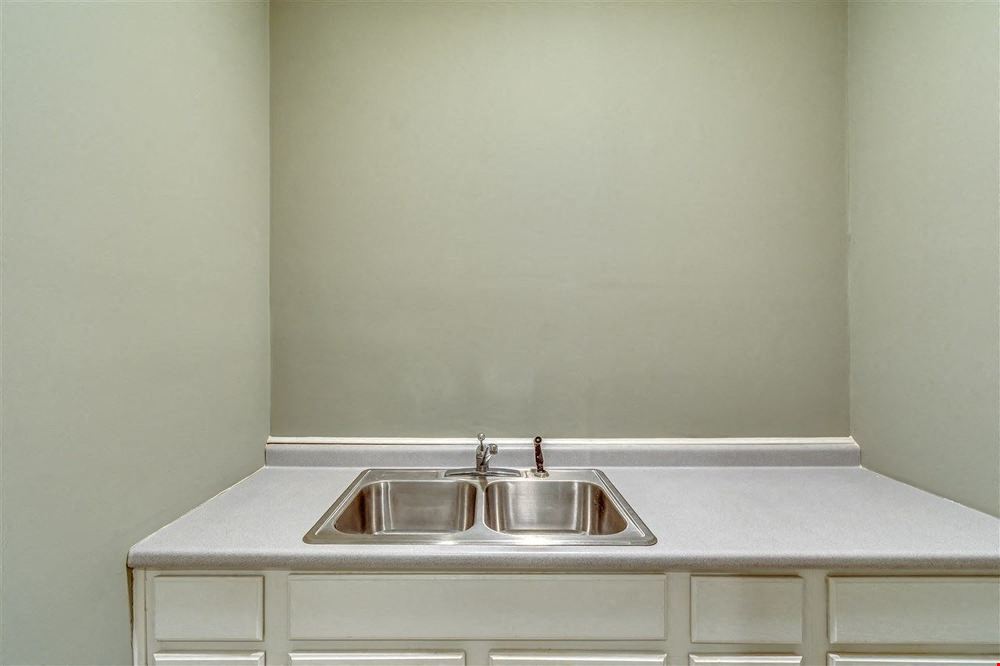 401 Cross Park Drive, Suite B