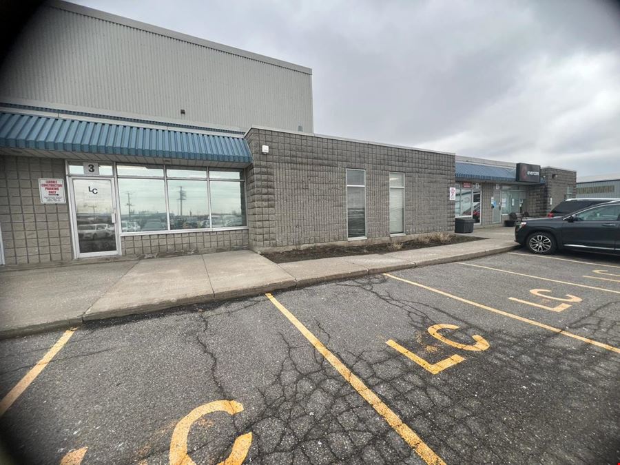 9,213 sqft industrial warehouse with 0.75-acre land in Whitby