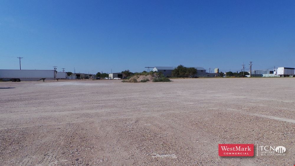 4.5 Acre Fenced Stack Yard for Lease