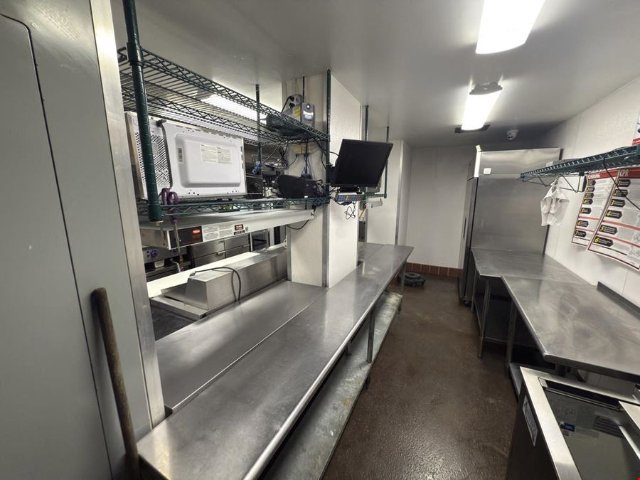 Freestanding Turn-Key Restaurant in Affluent Palm Harbor