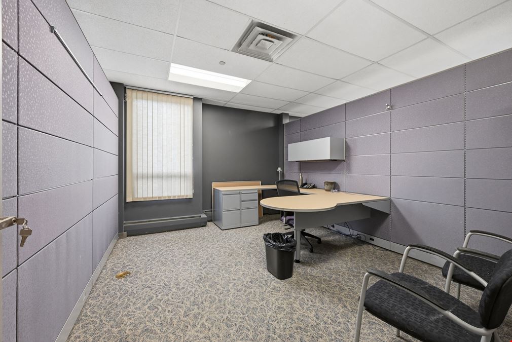 6 Berkshire Blvd # 1