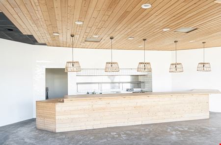 Preview of Retail space for Rent at 715 Lincoln Boulevard