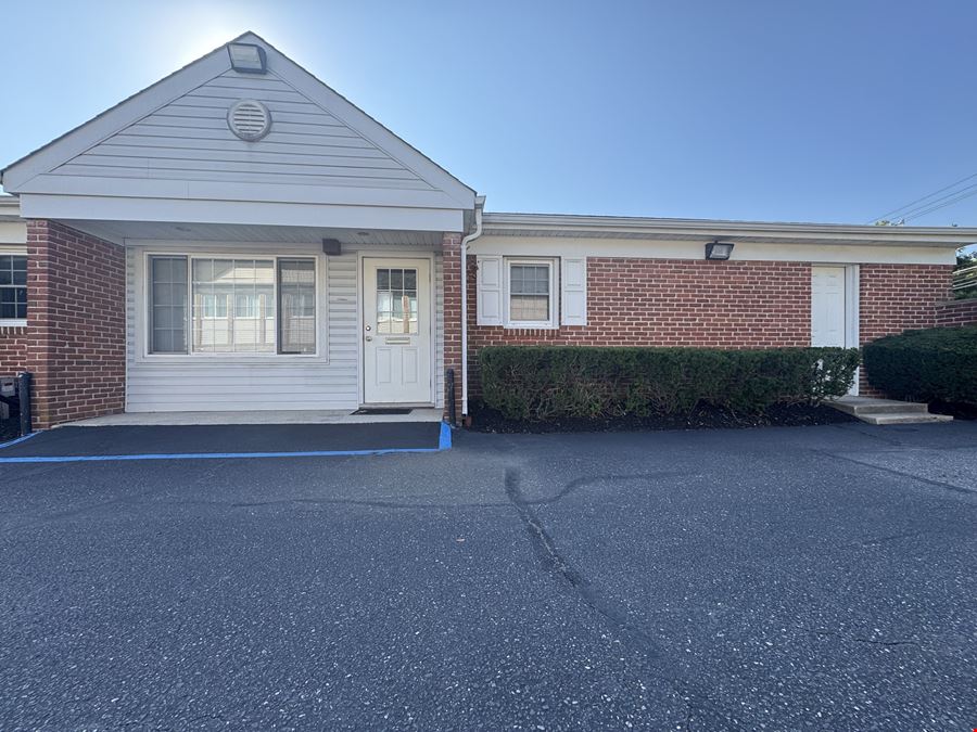 200 E Main St