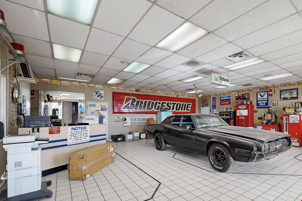 OWNER FINANCING AUTO WAREHOUSE WITH FF&E INCLUDED