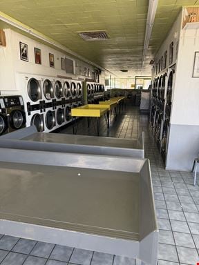 Washbrite Laundromat - 901 San Pedro Dr SE