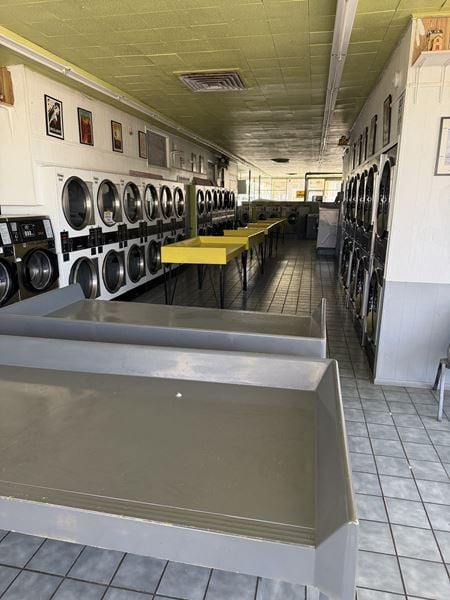 Preview of Retail space for Rent at 901 San Pedro Drive Southeast