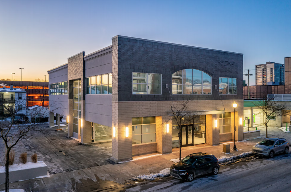 812 S Main St