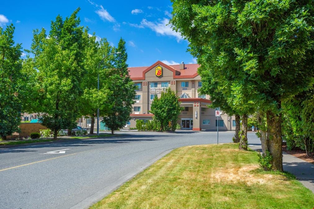 Super 8 and Retail Centre Abbotsford 