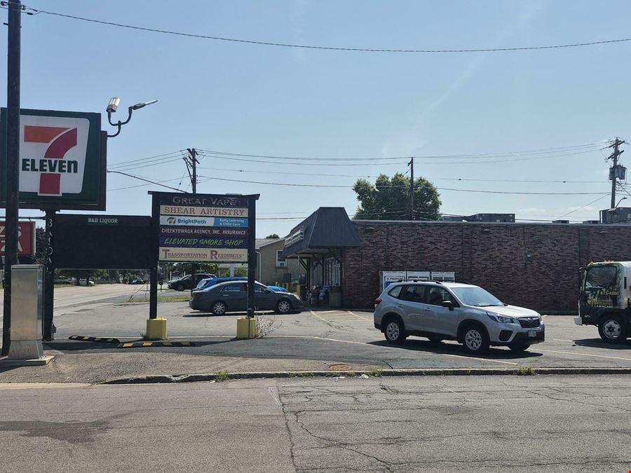 7 Kelly Dr. - 1,200± SF Retail / Office Space Available in Established Neighborhood Plaza