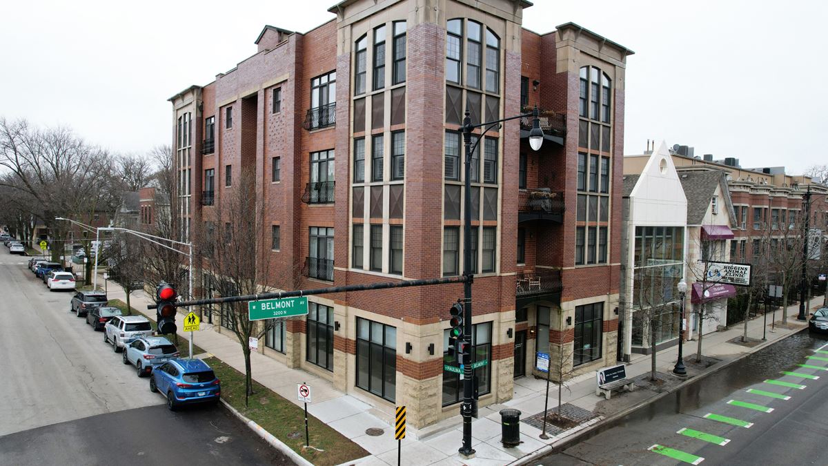 1701 W. Belmont