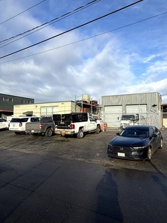 Preview of Industrial space for Rent at 126 S Findlay St