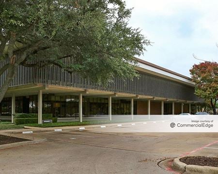 Preview of commercial space at 6250 Lyndon B. Johnson Fwy
