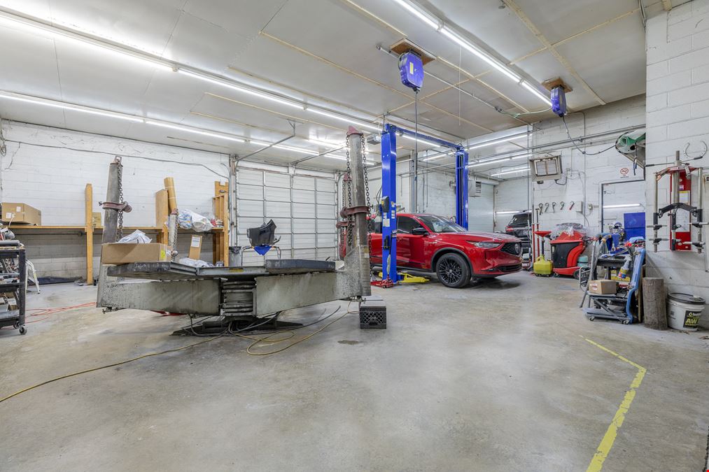 Auto Body Shop with 15 Bays on Ringgold Rd