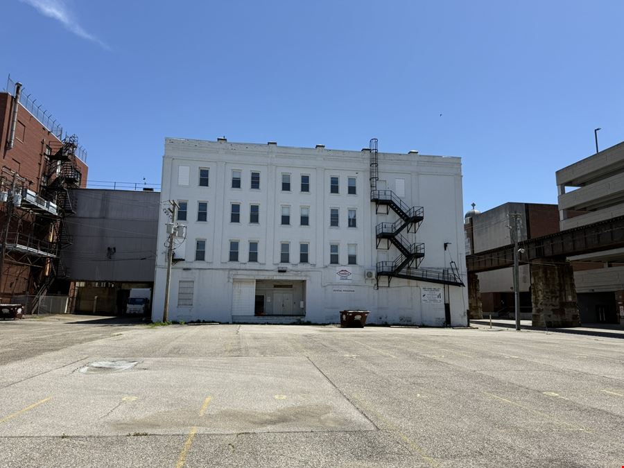 211 6th St
