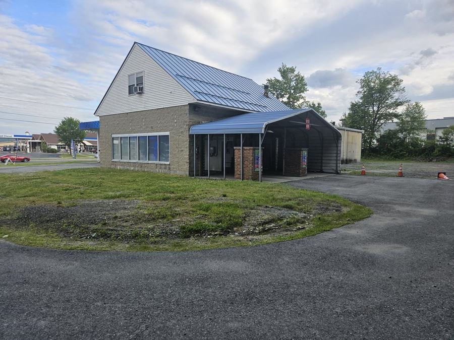 1049 N Main St