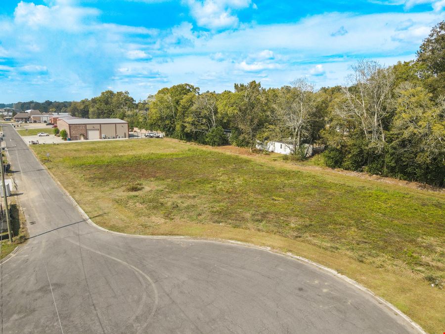 Land in Commercial Park just 4 Minutes from Mississippi Bridge