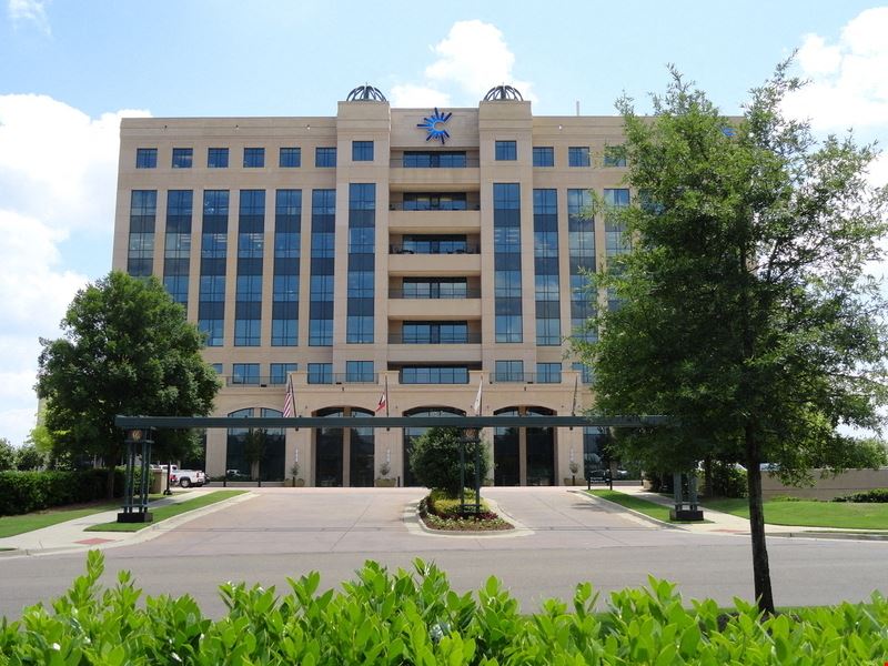 300 Renaissance at Colony Park
