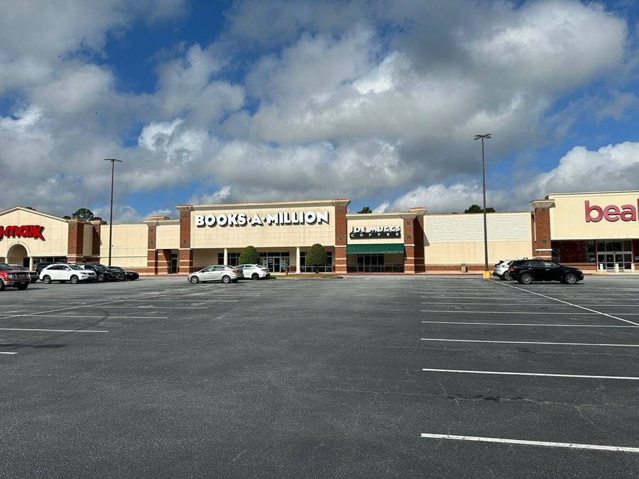 Golden Isles Plaza