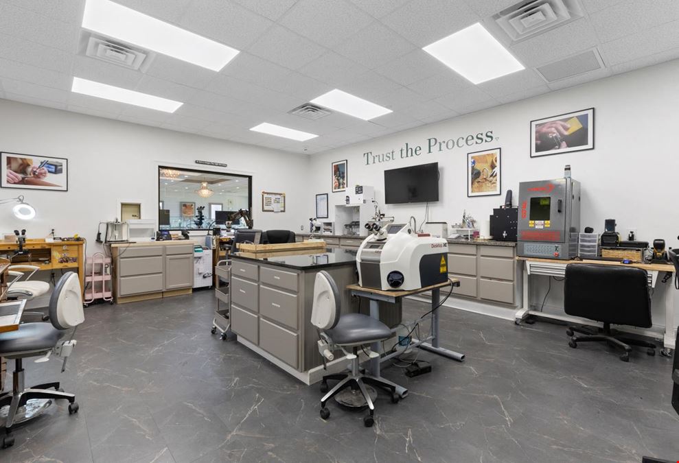 Retail Suite for Lease